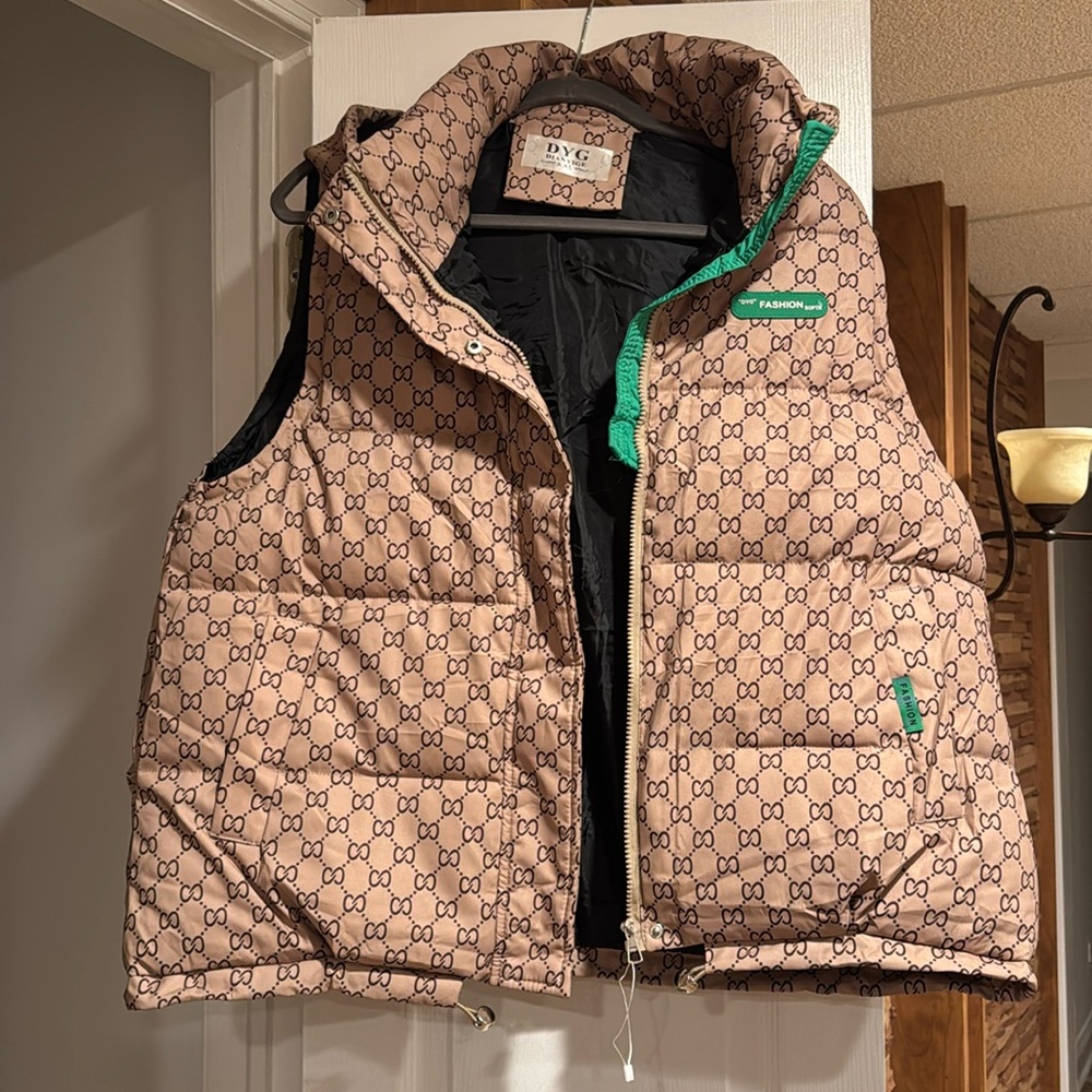 BNWT PUFFER VEST